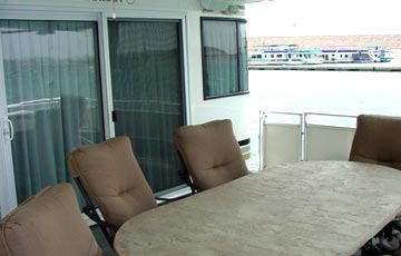 Houseboat master suite